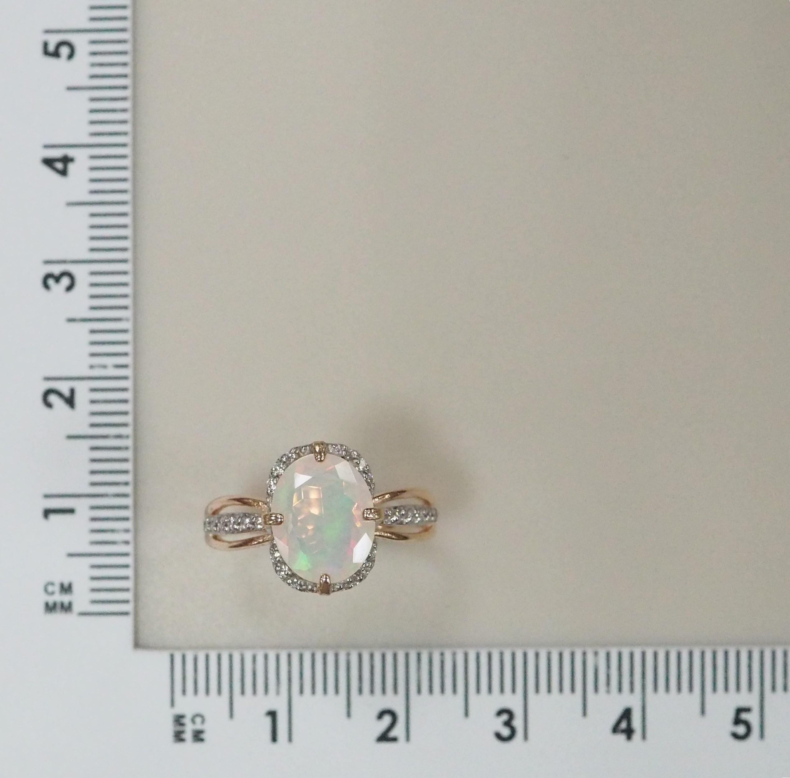 Серебряное кольцо с опалом